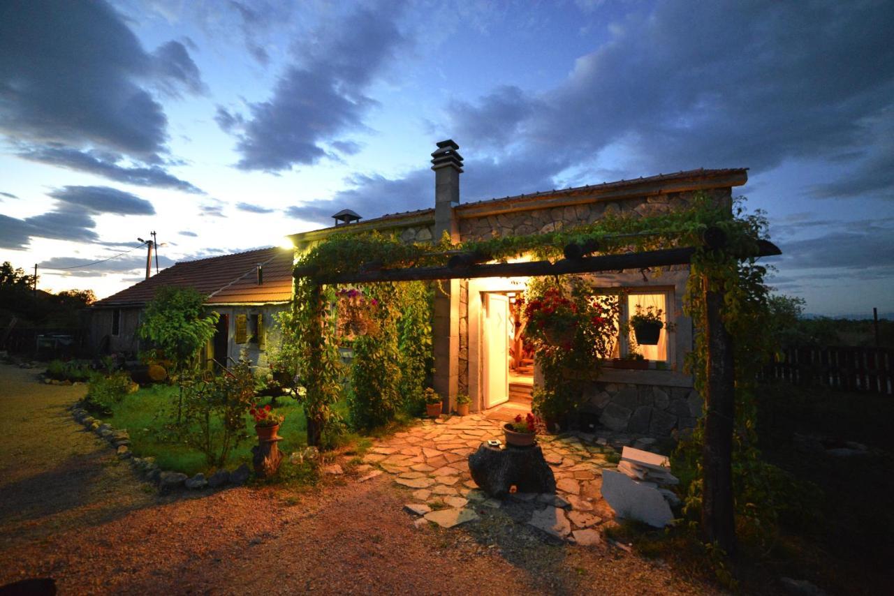 Kuca Za Odmor Joko I Jeka Villa Bogatic Exterior photo