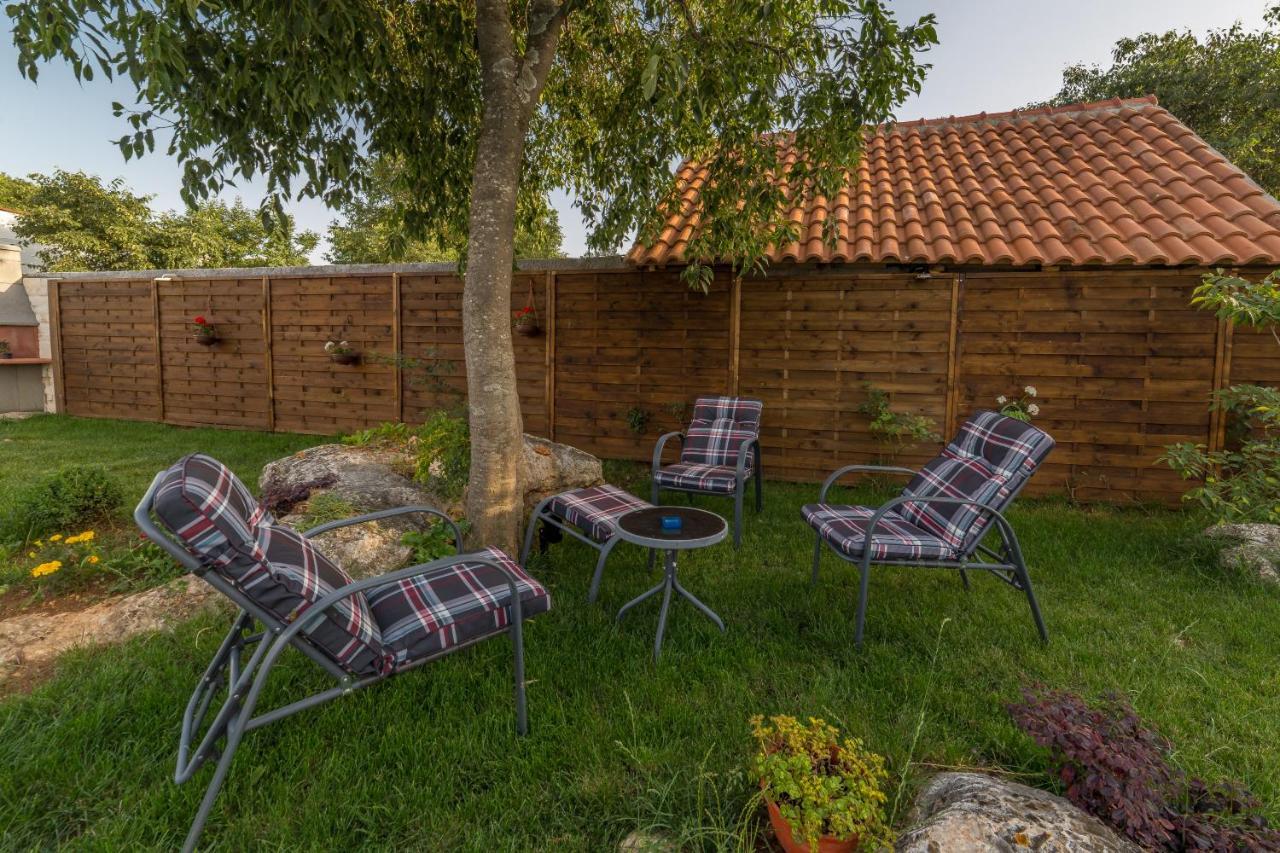Kuca Za Odmor Joko I Jeka Villa Bogatic Exterior photo