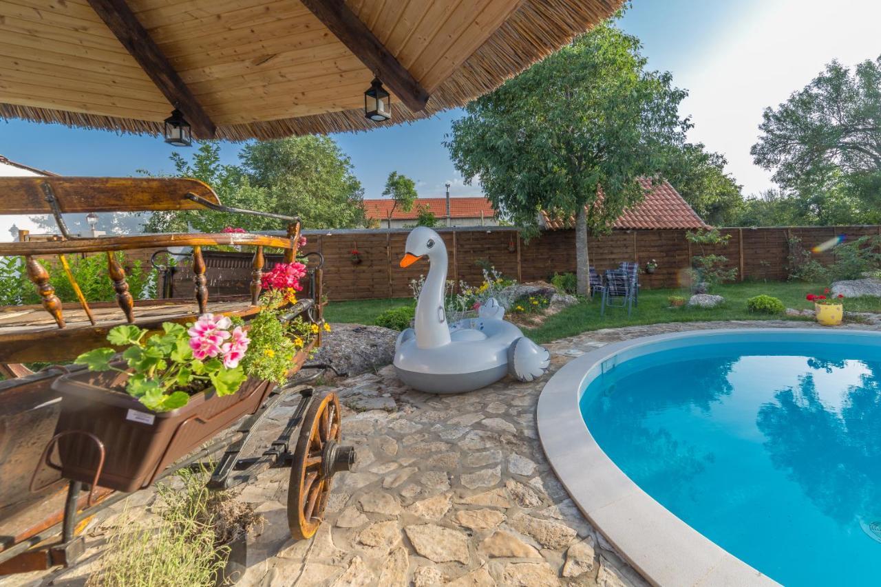 Kuca Za Odmor Joko I Jeka Villa Bogatic Exterior photo