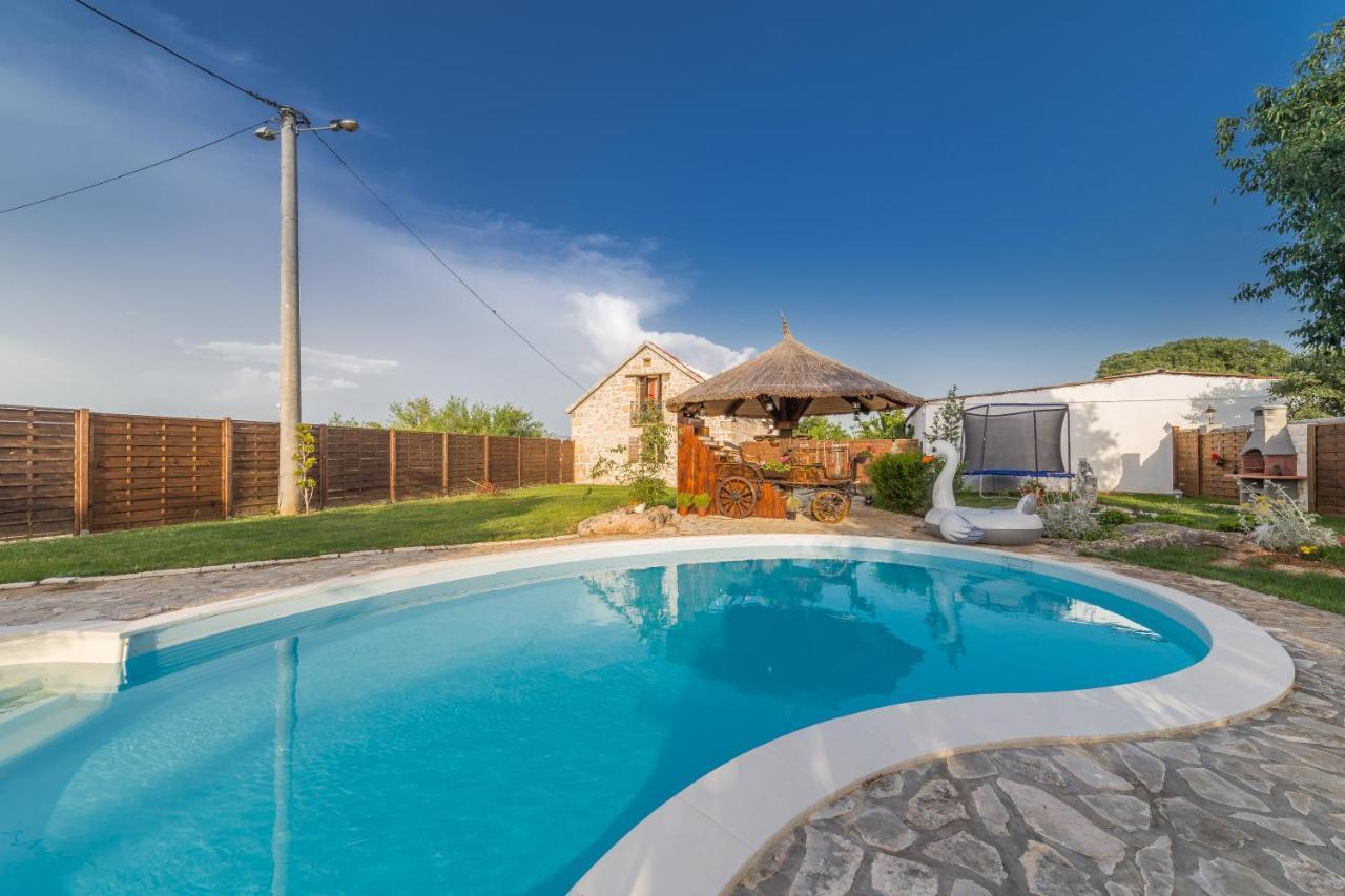Kuca Za Odmor Joko I Jeka Villa Bogatic Exterior photo
