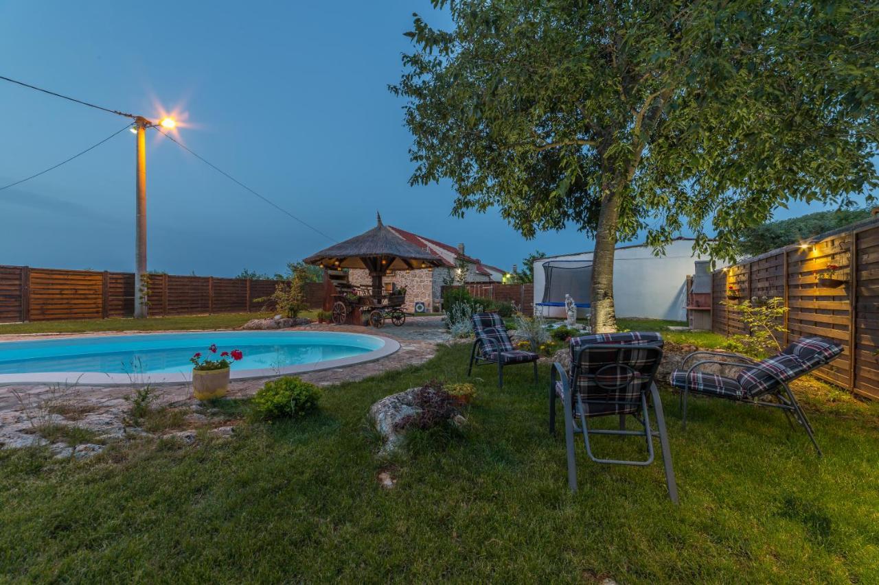 Kuca Za Odmor Joko I Jeka Villa Bogatic Exterior photo